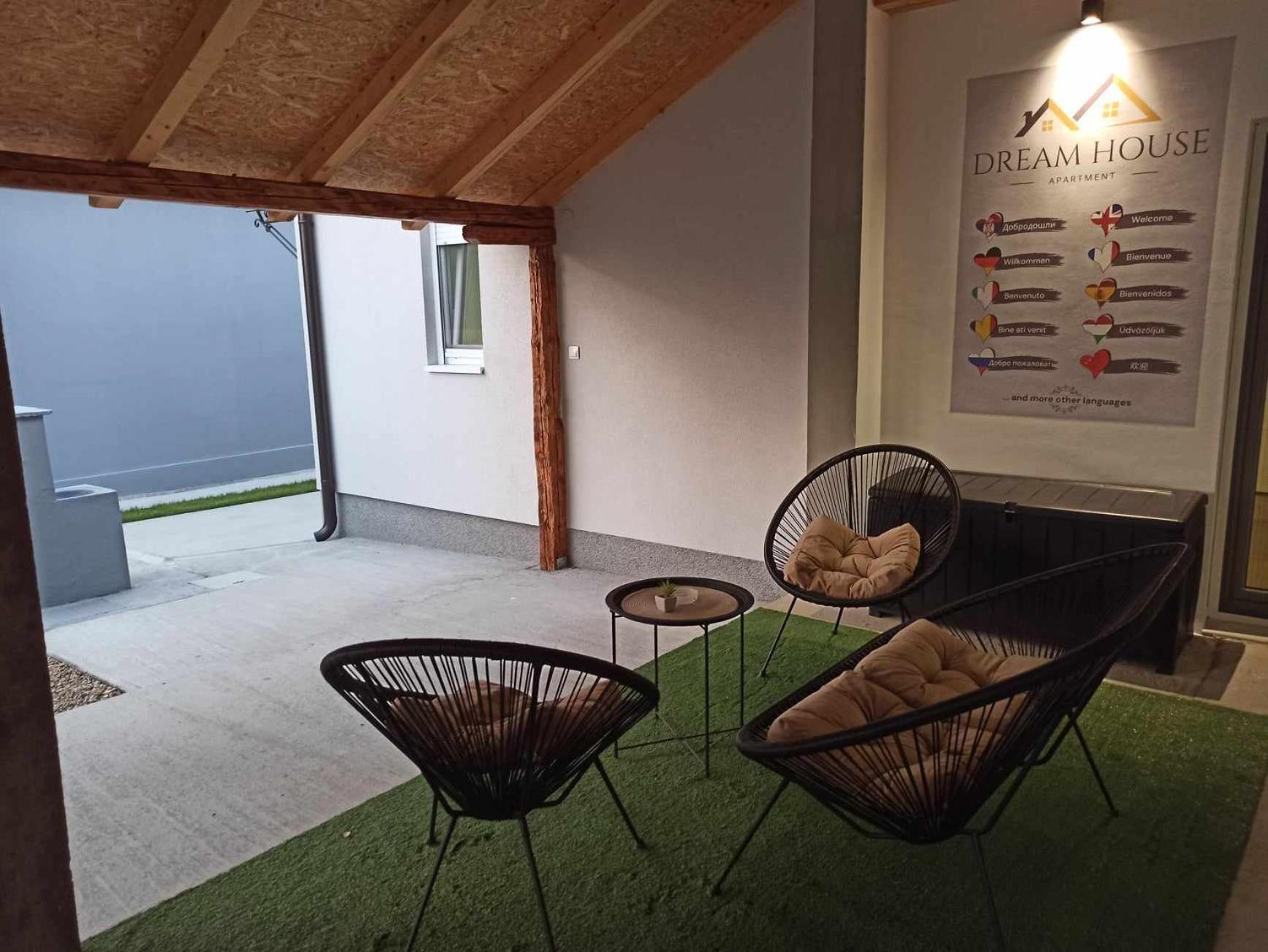 Dream House Apartment Vrsac Bagian luar foto